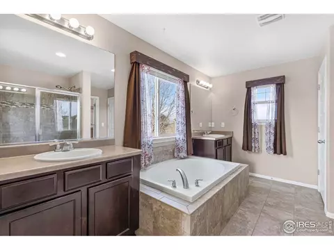 Bath - 8528 Raspberry Dr, Longmont, CO 80504 photo 3 of 4