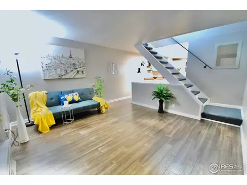 5808 S Pearl St, Centennial, CO 80121