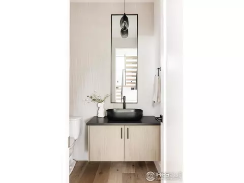 Bath - 2595 Glenwood Dr, Boulder, CO 80304 photo 1 of 10
