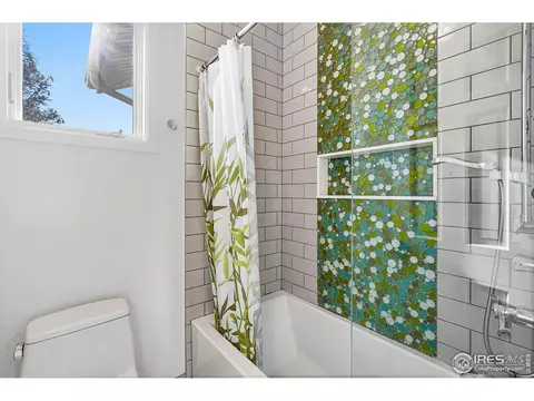 Bath - 4840 6th St, Boulder, CO 80304 photo 5 of 6