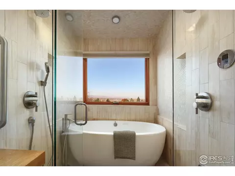 Bath - 2235 Vassar Dr, Boulder, CO 80305 photo 3 of 5
