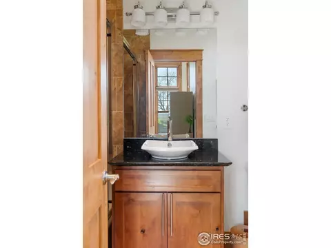 Bath - 1498 King Ave, Boulder, CO 80302 photo 2 of 5