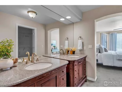 Bath - 5900 Brandywine Ct, Boulder, CO 80301 photo 2 of 5