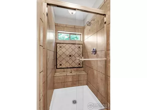 Bath - 5900 Brandywine Ct, Boulder, CO 80301 photo 3 of 5