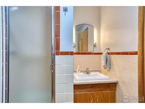 Bath - 2148 75th St, Boulder, CO 80301 photo 2 of 2