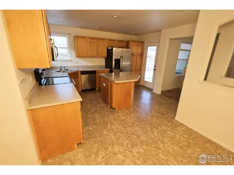 Kitchen - 542 Cherryridge Dr, Windsor, CO 80550 photo 4 of 6