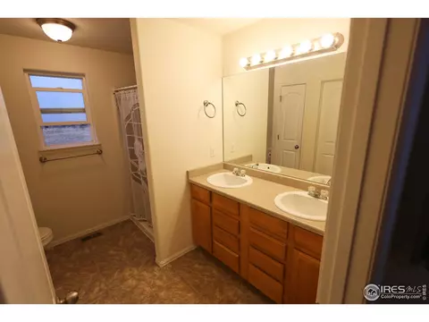 Bath - 542 Cherryridge Dr, Windsor, CO 80550 photo 2 of 5