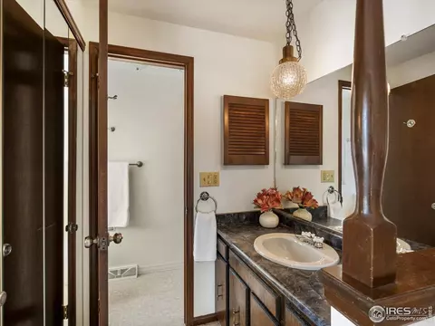 Bath - 4311 Pali Way, Boulder, CO 80301 photo 2 of 4