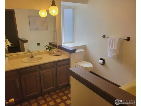 Bath - 4311 Pali Way, Boulder, CO 80301 photo 4 of 4