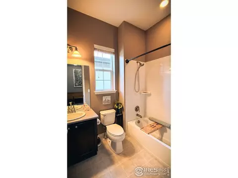 Bath - 2083 Vineyard Dr, Windsor, CO 80550 photo 1 of 8