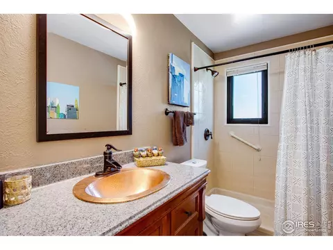 Bath - 3755 Silver Plume Ln, Boulder, CO 80305 photo 2 of 2