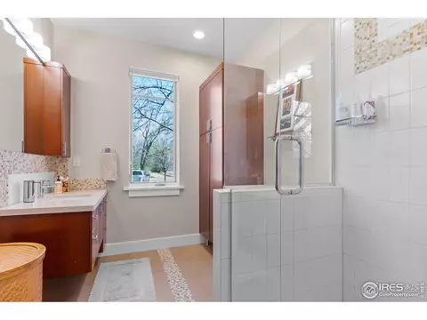 Bath - 1533 Old Tale Rd, Boulder, CO 80303 photo 5 of 5