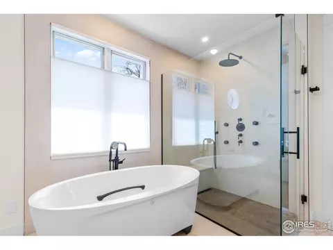Bath - 1533 Old Tale Rd, Boulder, CO 80303 photo 3 of 5