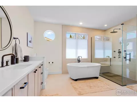 Bath - 1533 Old Tale Rd, Boulder, CO 80303 photo 2 of 5