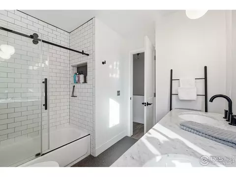 Bath - 3850 Broadway St #24, Boulder, CO 80304 photo 3 of 4