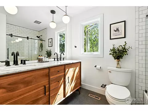 Bath - 3850 Broadway St #24, Boulder, CO 80304 photo 1 of 4