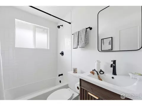 Bath - 2830 Duke Cir, Boulder, CO 80305 photo 1 of 5