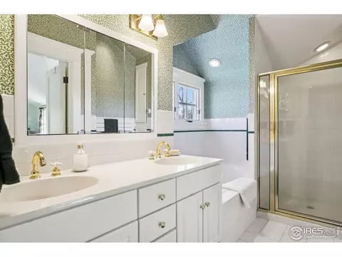 Bath - 839 13th St, Boulder, CO 80302 photo 2 of 4