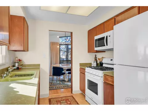 Kitchen - 1690 Wilson Ct, Boulder, CO 80304 photo 2 of 2