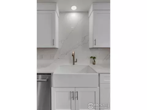 Kitchen - 210 S 39th St, Boulder, CO 80305 photo 10 of 10