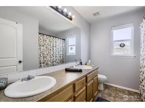 Bath - 189 Kitty Hawk Ct, Windsor, CO 80550 photo 4 of 5