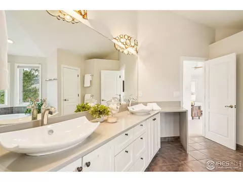 Bath - 4818 6th St, Boulder, CO 80304 photo 3 of 7