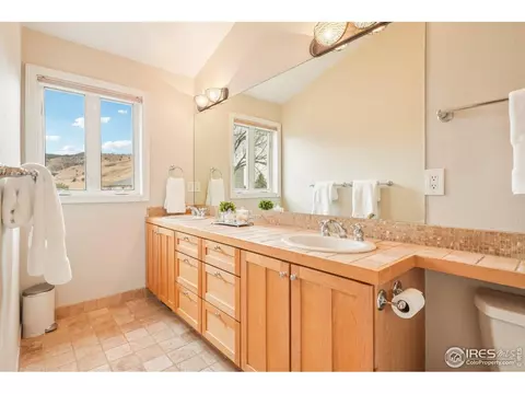 Bath - 4818 6th St, Boulder, CO 80304 photo 5 of 7