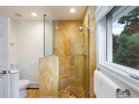 Bath - 2585 Kohler Dr, Boulder, CO 80305 photo 3 of 4