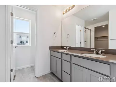 Bath - 904 Harvard St, Johnstown, CO 80534 photo 3 of 3