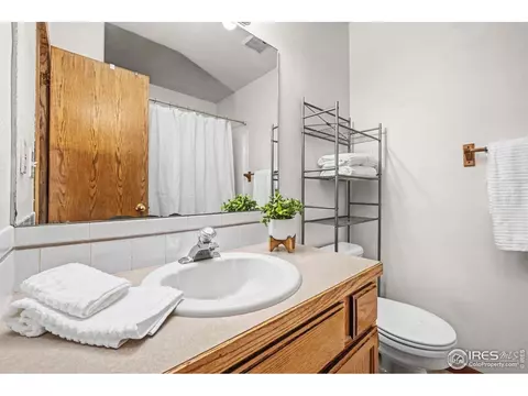 Bath - 705 2nd St, Frederick, CO 80530 photo 2 of 3