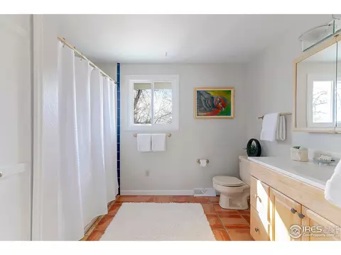 Bath - 4556 Apple Way, Boulder, CO 80301 photo 2 of 2