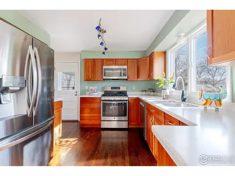 Kitchen - 4556 Apple Way, Boulder, CO 80301 photo 2 of 3