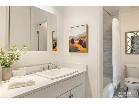 Bath - 1180 Monroe Dr #B, Boulder, CO 80303 photo 2 of 3