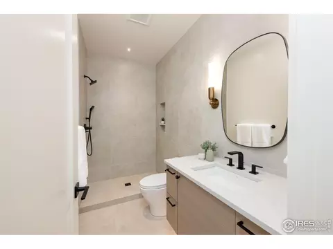 Bath - 640 Iris Ave, Boulder, CO 80304 photo 4 of 6