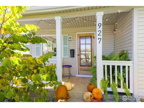 Exterior - 927 5th St, Berthoud, CO 80513 photo 4 of 12