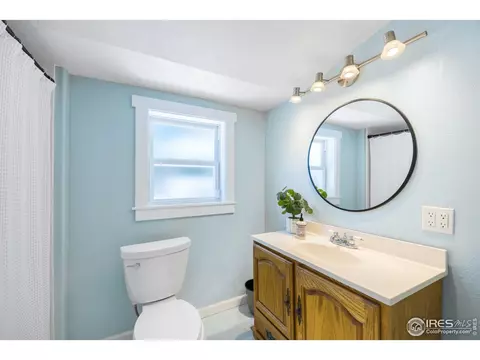 Bath - 927 5th St, Berthoud, CO 80513 photo 2 of 2