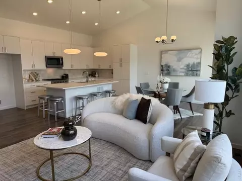 727 Kubat Ln #2-B, Longmont, CO 80503
