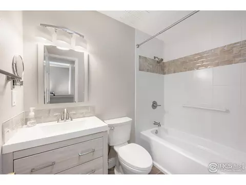 Bath - 3074 Edison Ct, Boulder, CO 80301 photo 2 of 3