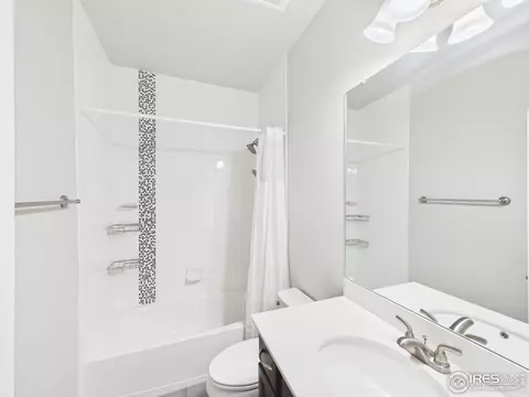 Bath - 420 S 5th St, Berthoud, CO 80513 photo 4 of 5