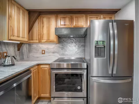 Kitchen - 208 Wild Tiger Rd, Boulder, CO 80302 photo 2 of 3