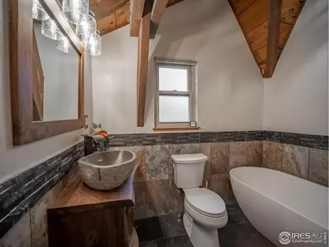 Bath - 208 Wild Tiger Rd, Boulder, CO 80302 photo 3 of 4