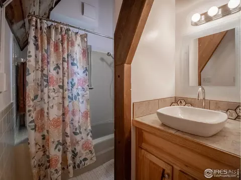 Bath - 208 Wild Tiger Rd, Boulder, CO 80302 photo 4 of 4