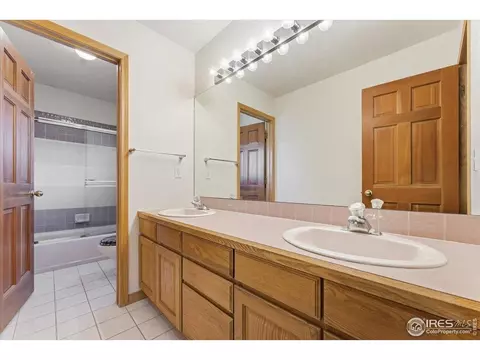 Bath - 107 S 5th St, Berthoud, CO 80513 photo 5 of 6