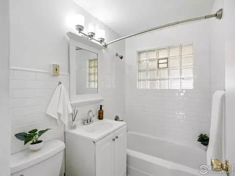 Bath - 6215 Baseline Rd, Boulder, CO 80303 photo 1 of 1