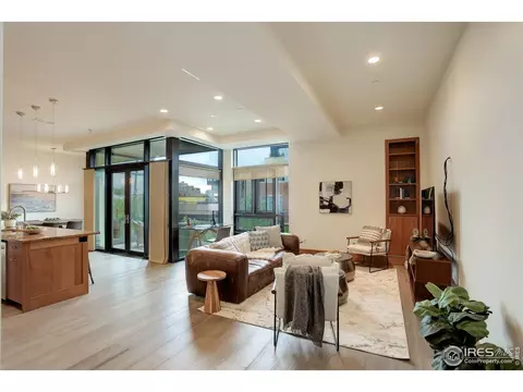 1077 Canyon Blvd # 211, Boulder, CO 80302