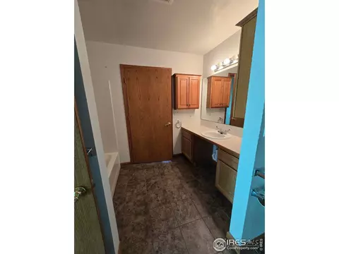 Bath - 1633 32nd St, Evans, CO 80620 photo 1 of 7