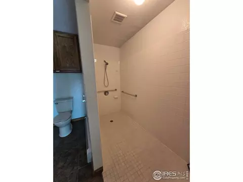 Bath - 1633 32nd St, Evans, CO 80620 photo 5 of 7