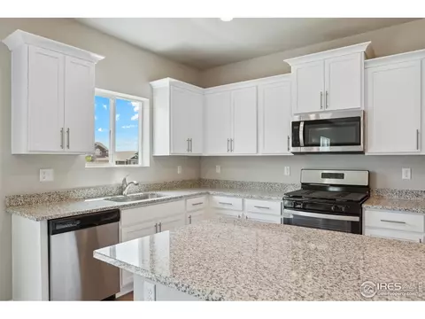 Kitchen - 962 Cascade Falls St, Severance, CO 80550 photo 4 of 4