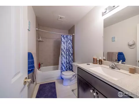 Bath - 2155 Walnut St, Boulder, CO 80302 photo 2 of 2