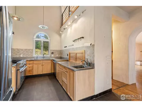 Kitchen - 1000 Alaska Rd, Boulder, CO 80302 photo 2 of 4